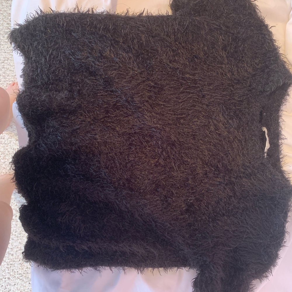 Short sleeve black feathered shirt